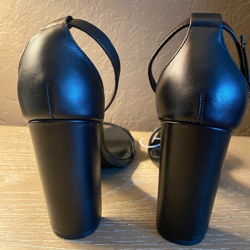 Steve Madden - “Carson” Black Leather Heels, Sz - 7.5 - Picture 3 of 4